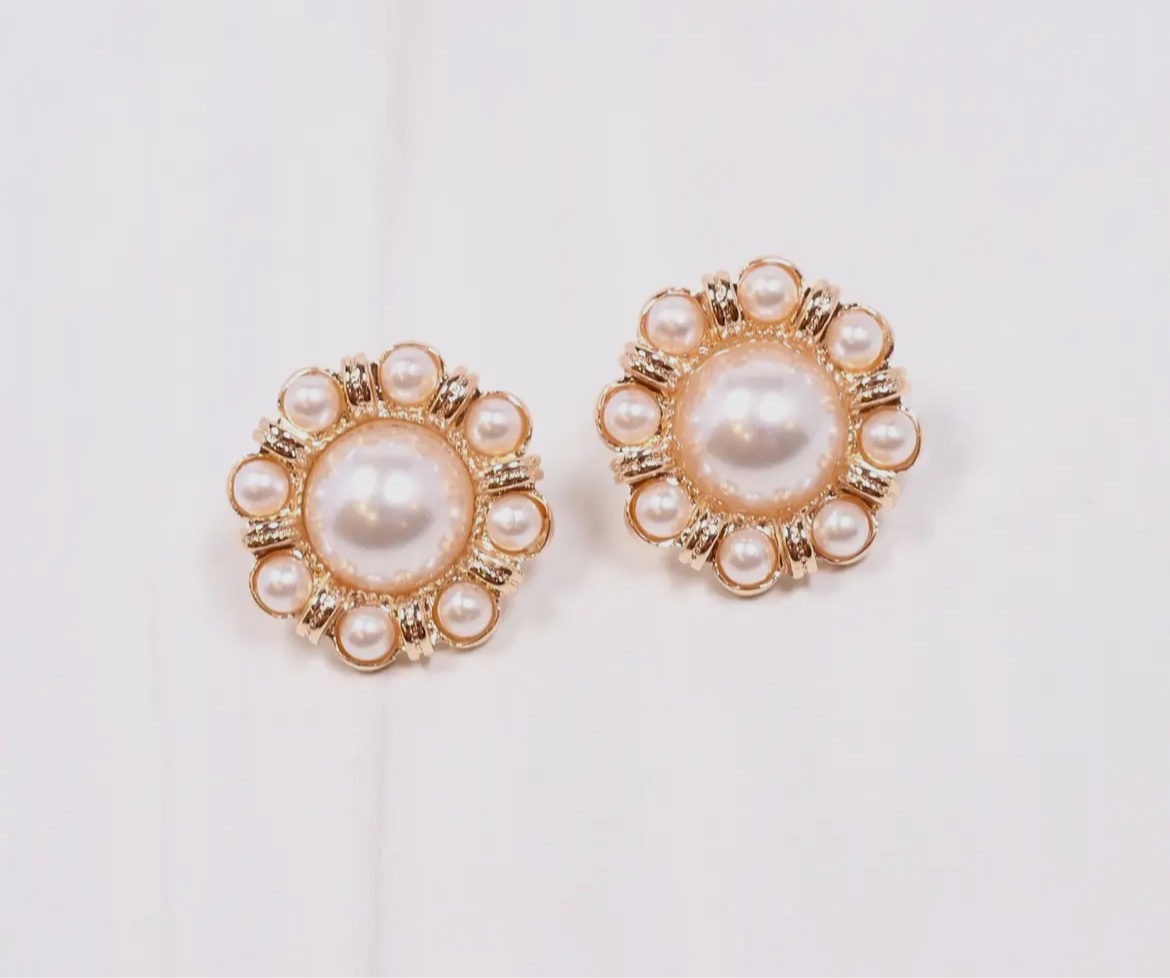 Valerian Pearl Stud