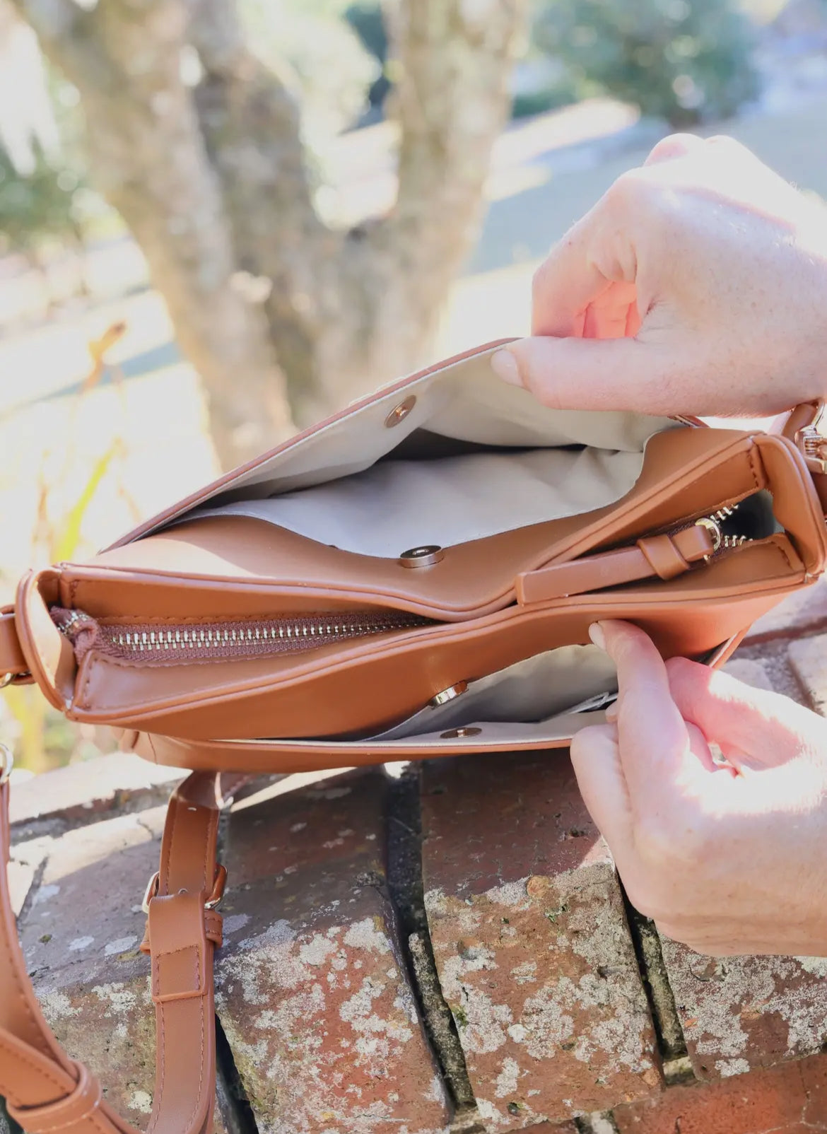 Bethany Crossbody Camel
