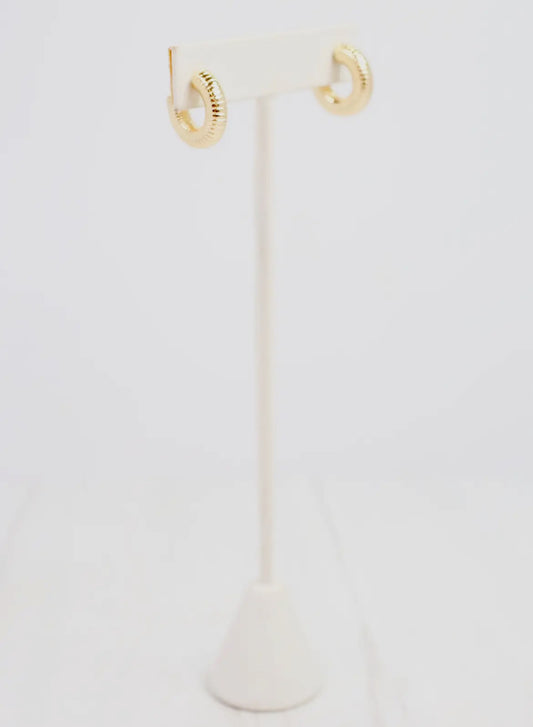 Ribbed Hoop Earring